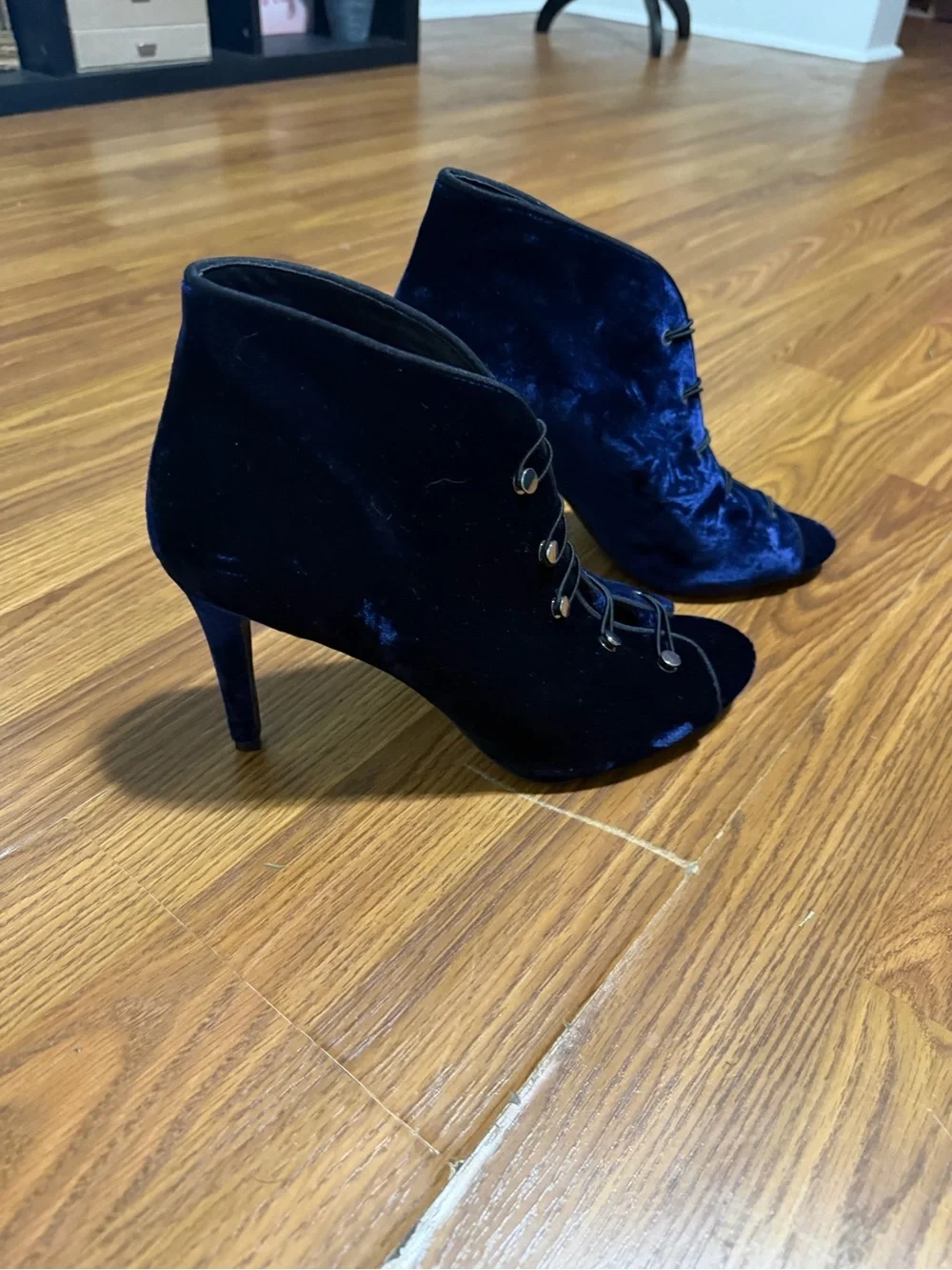 Enzo Angiolini Franses blue velvet peep toe strappy ankle booties stiletto 10